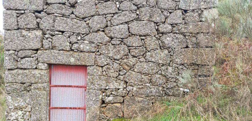 Quintinha encantadora, situada numa aldeia típica na zona Serrana