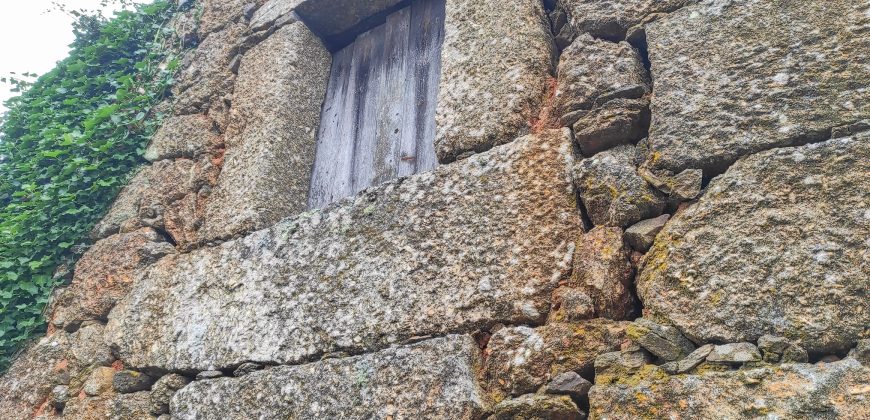 Quintinha encantadora, situada numa aldeia típica na zona Serrana